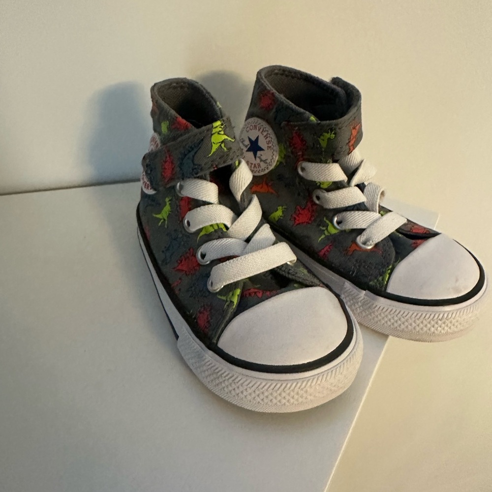 Converse Kids High-Tops - Gray with Multicolor Dinosaur Design
